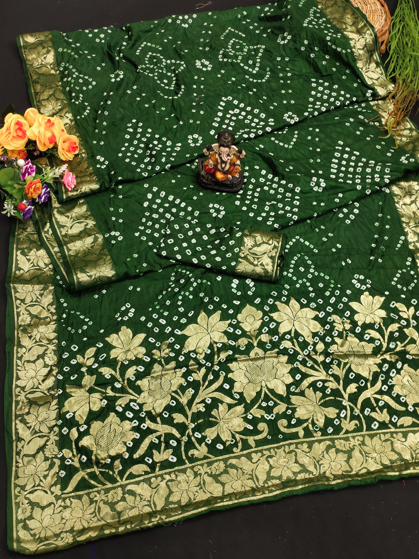 Bandhej with zari weaving Border with Zari Weaving Rich Pallu in tafeta silk fabric