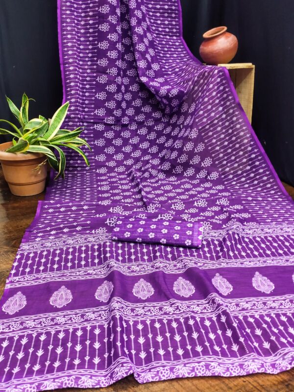 Designer Chic Linen Sarees - Image 2